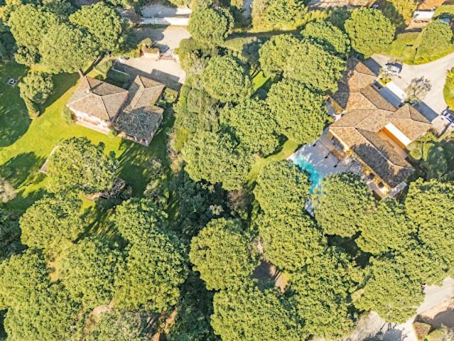 Villa avec piscine et jardin