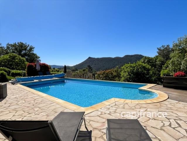 Villa avec piscine 6 pièces Bagnols En Foret 83 160m² Bagnols en Forêt