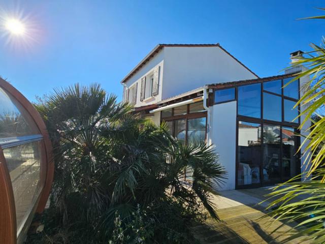 VILLA AVEC PISCINE