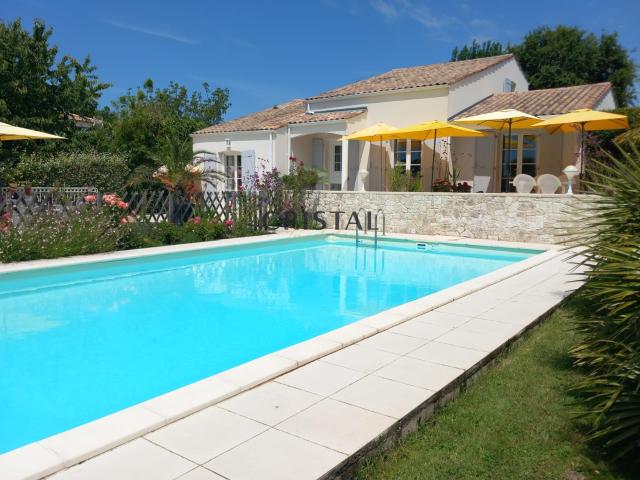 VILLA AVEC PISCINE