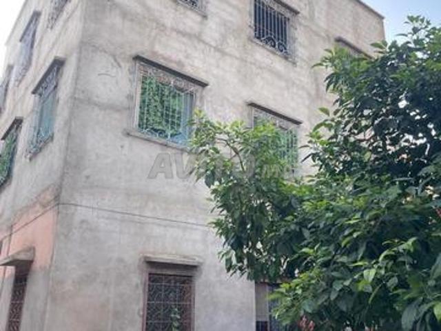 Villa avec piscine à vendre – 292 m² titrés
