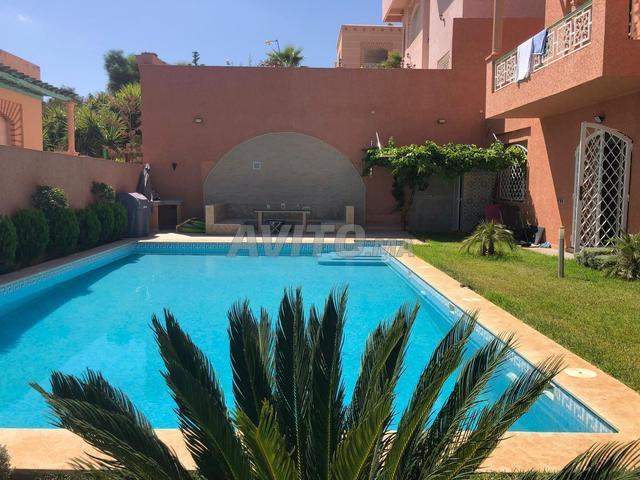 Villa avec piscine à vendre