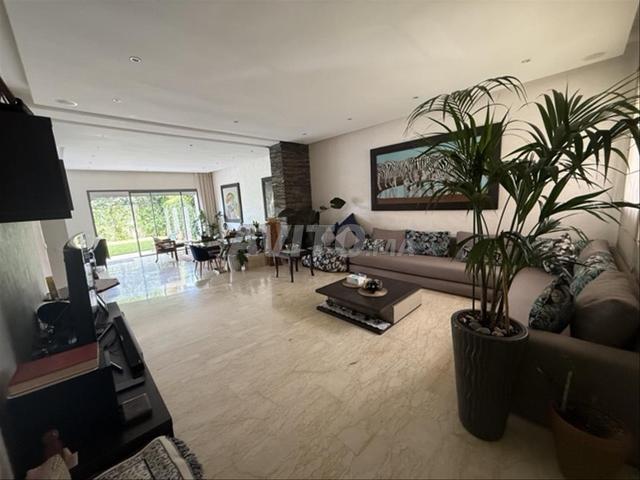 Villa avec piscine à vendre dar bouazza centre