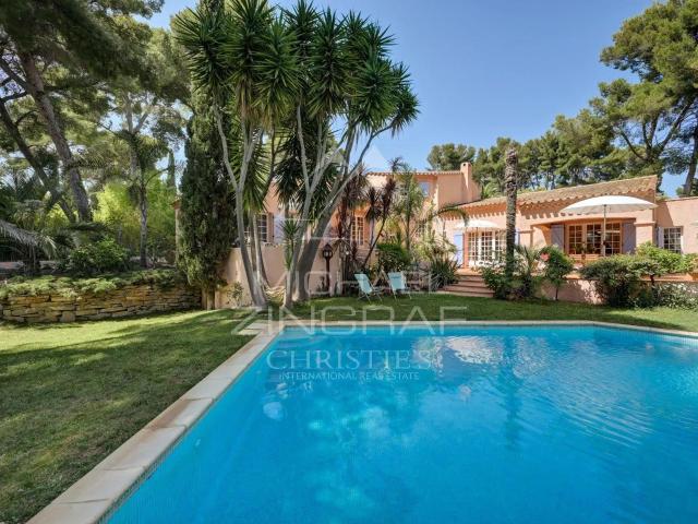 Villa sur les hauteur de La Ciotat avec piscine 200m² La Ciotat