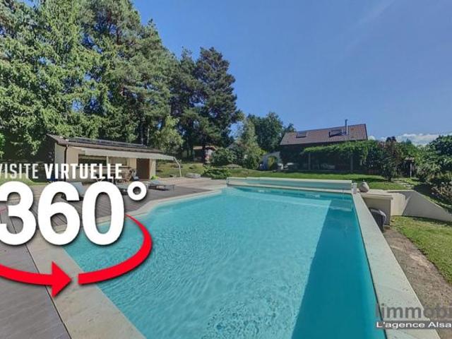 VILLA AVEC PISCINE AU CALME