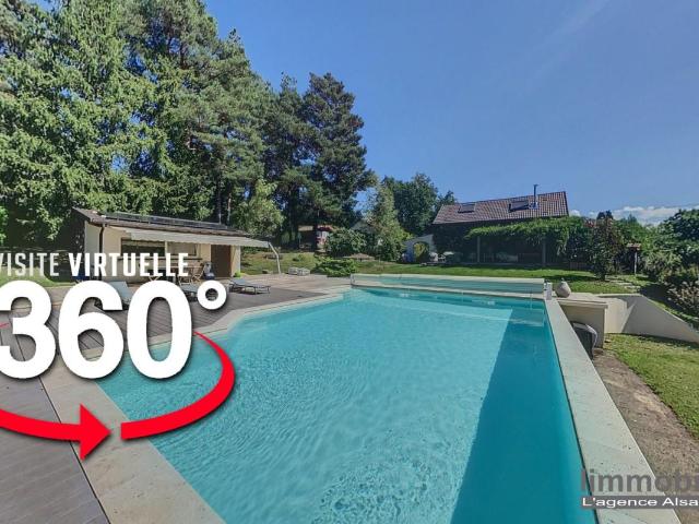 VILLA AVEC PISCINE AU CALME