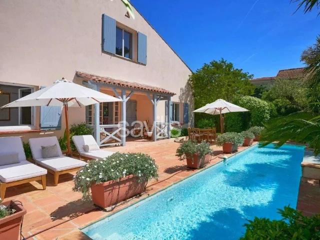 Villa avec piscine dans le centre du village de Saint Tropez 181m² Saint Tropez