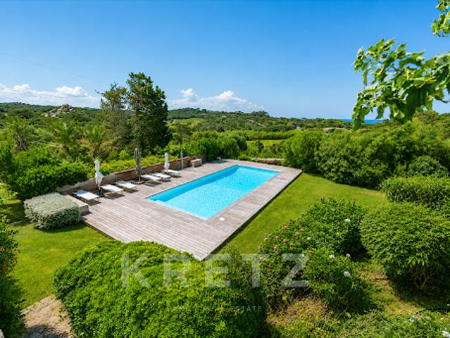Villa avec piscine en bord de mer