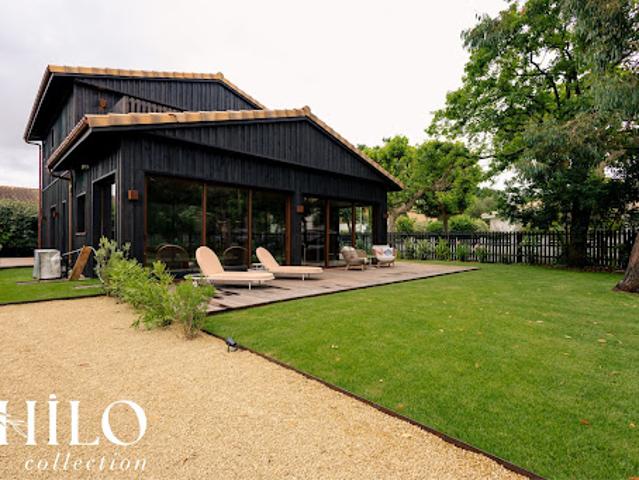 Villa avec piscine en bord de mer