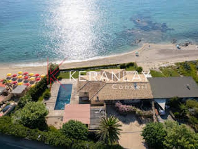Villa avec Piscine en Bord de mer