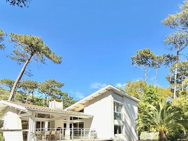 Villa avec piscine en bord de mer