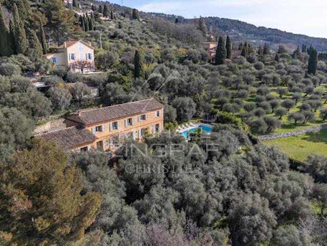 Villa avec piscine en bord de mer