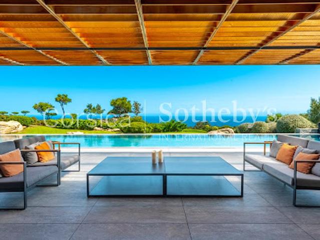 Villa avec piscine en bord de mer