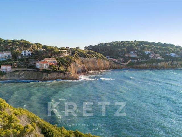 Villa avec piscine en bord de mer