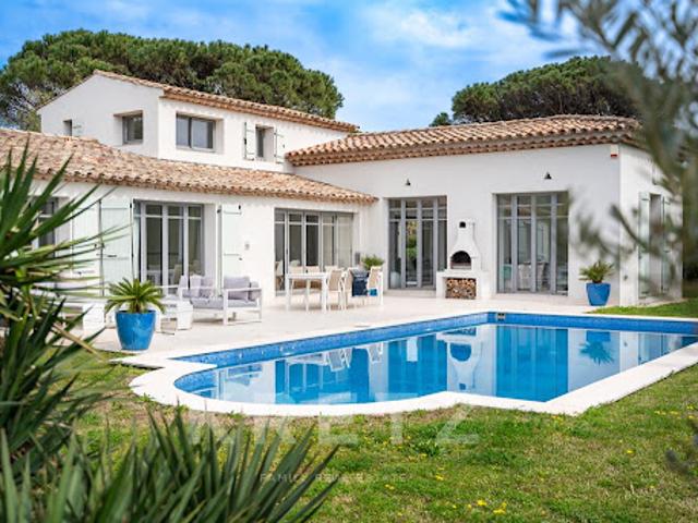 Villa avec piscine en bord de mer