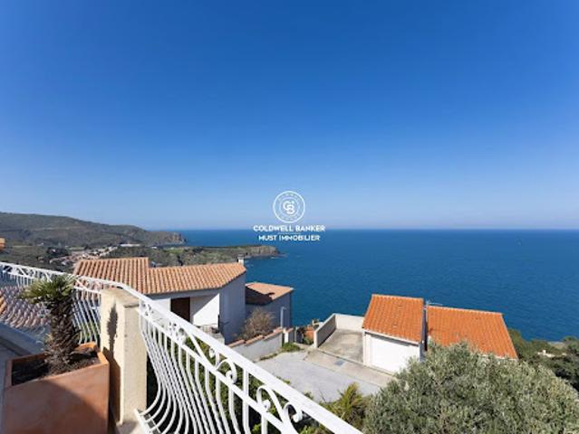 Villa avec piscine en bord de mer