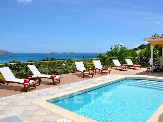 Villa avec piscine en bord de mer