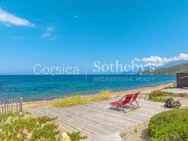Villa avec Piscine en Bord de mer