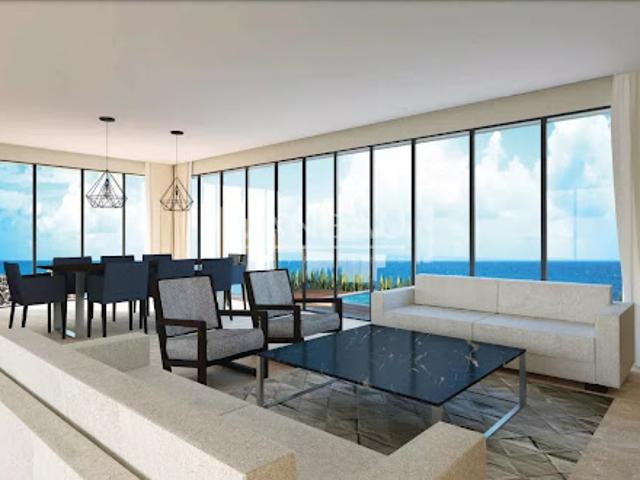 Villa avec piscine en bord de mer