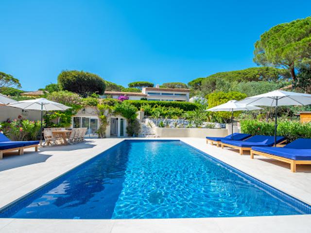 Villa avec piscine en bord de mer