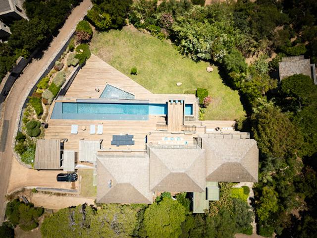 Villa avec piscine en bord de mer