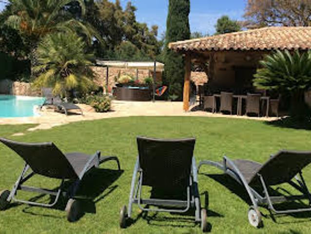 Villa avec Piscine en Bord de mer