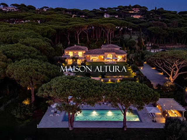Villa avec piscine en bord de mer