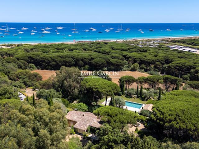 Villa avec piscine en bord de mer