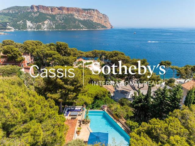 Villa avec piscine en bord de mer