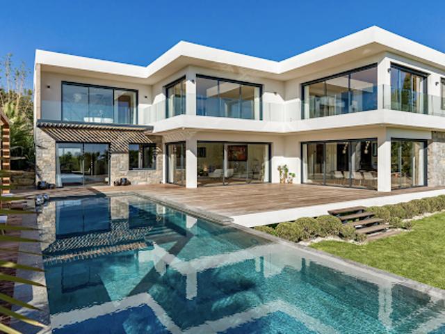 Villa avec piscine en bord de mer