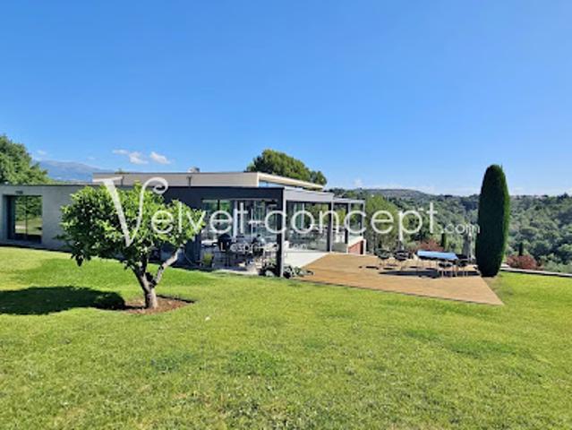 Villa avec piscine en bord de mer