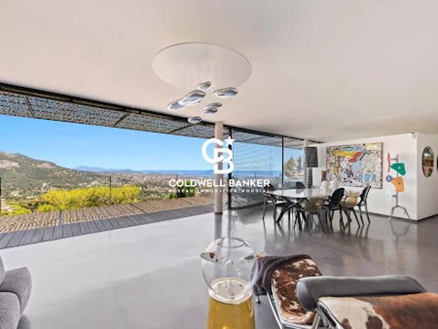 Villa avec piscine en bord de mer