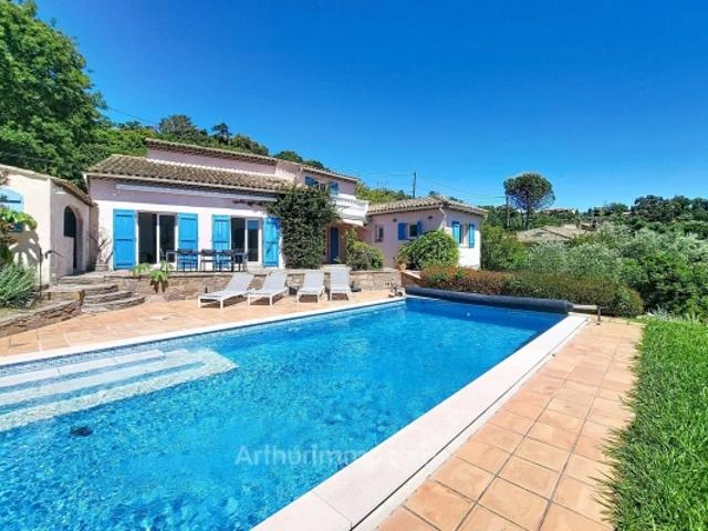Villa avec piscine et belle vue aux Adrets de l'Estérel