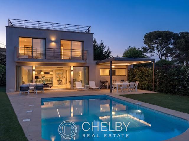 Villa avec piscine et jardin