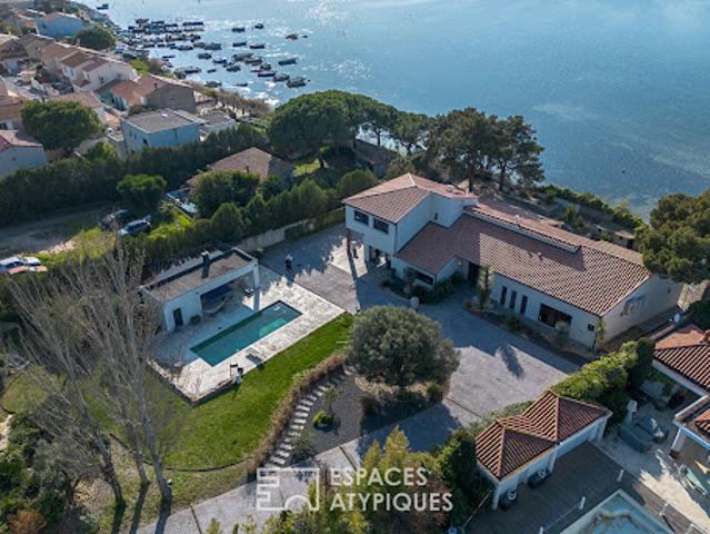 Villa avec piscine et jardin