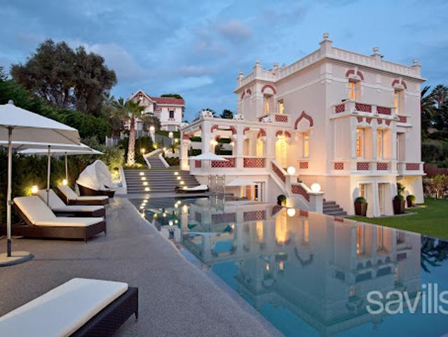 Villa avec piscine et jardin