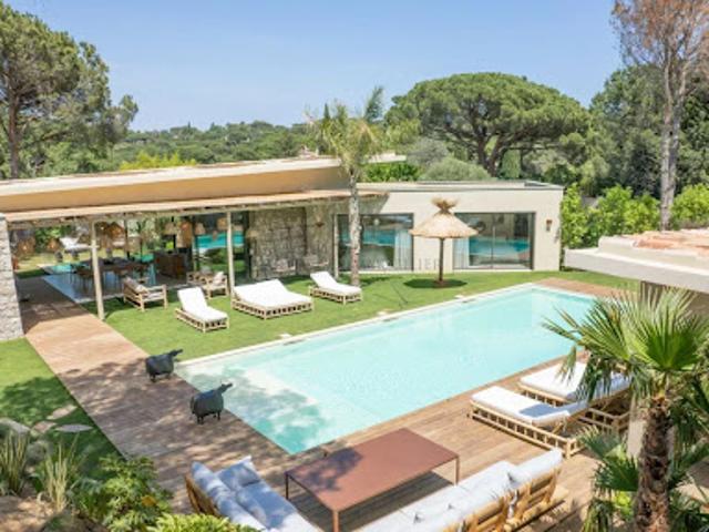 Villa avec piscine et jardin