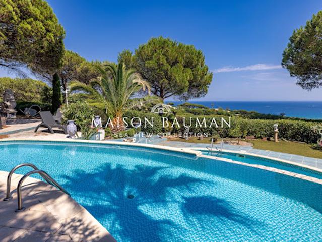 Villa avec piscine et jardin