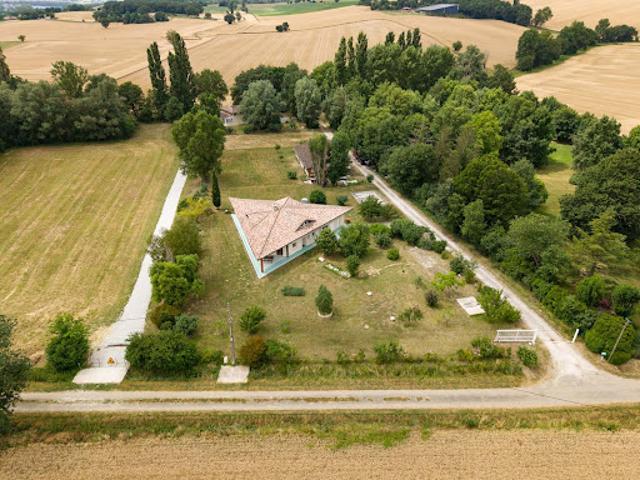 Villa avec piscine et jardin