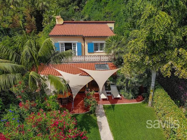 Villa avec piscine et jardin