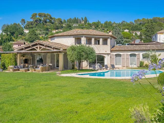 Villa avec piscine et jardin