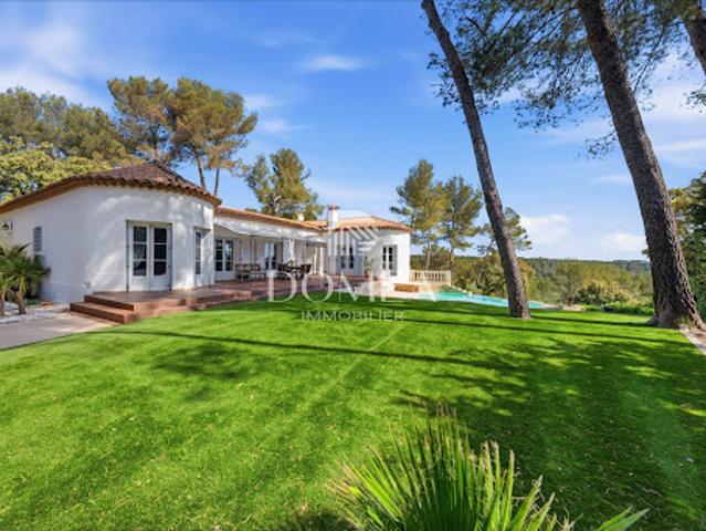 Villa avec piscine et jardin