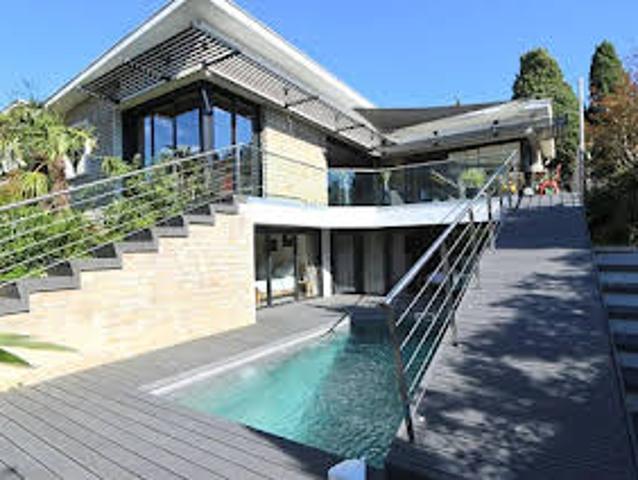Villa avec piscine et jardin