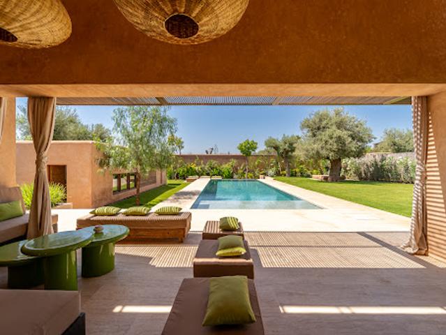 Villa avec piscine et jardin