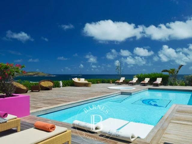 Villa avec piscine et jardin