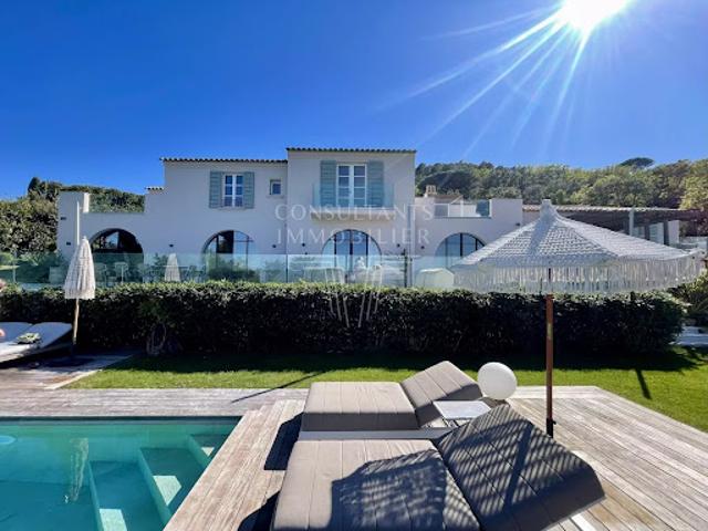 Villa avec piscine et jardin