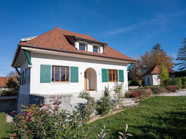 Villa avec piscine et jardin