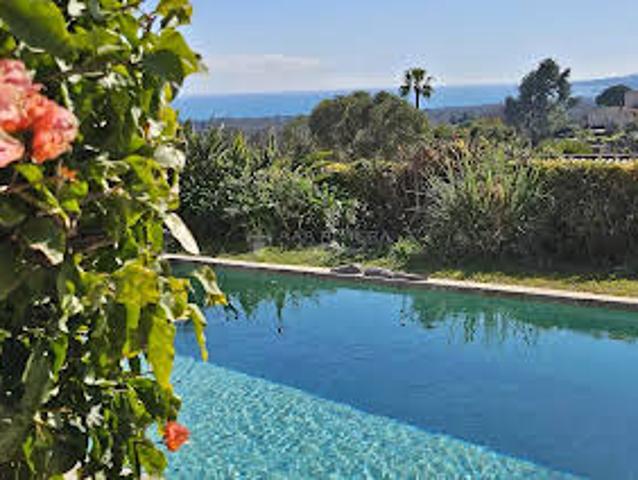 Villa avec Piscine et Jardin