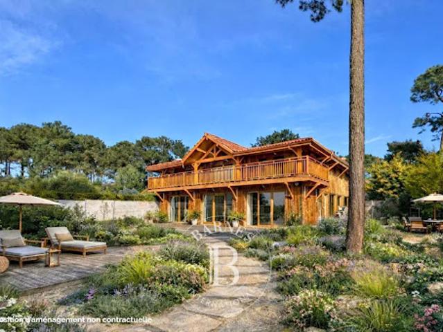 Villa avec piscine et jardin