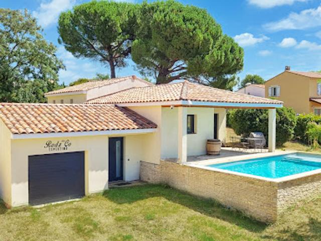 Villa avec piscine et jardin